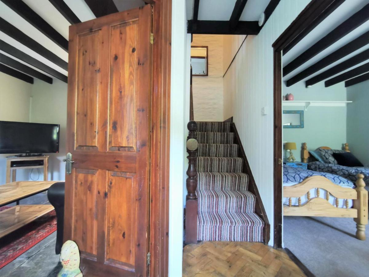 Wellstone Cottages - Jasmine Llanfyrnach Экстерьер фото